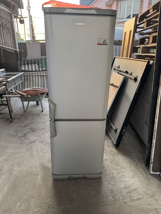 Продам холодильник 2 камерный