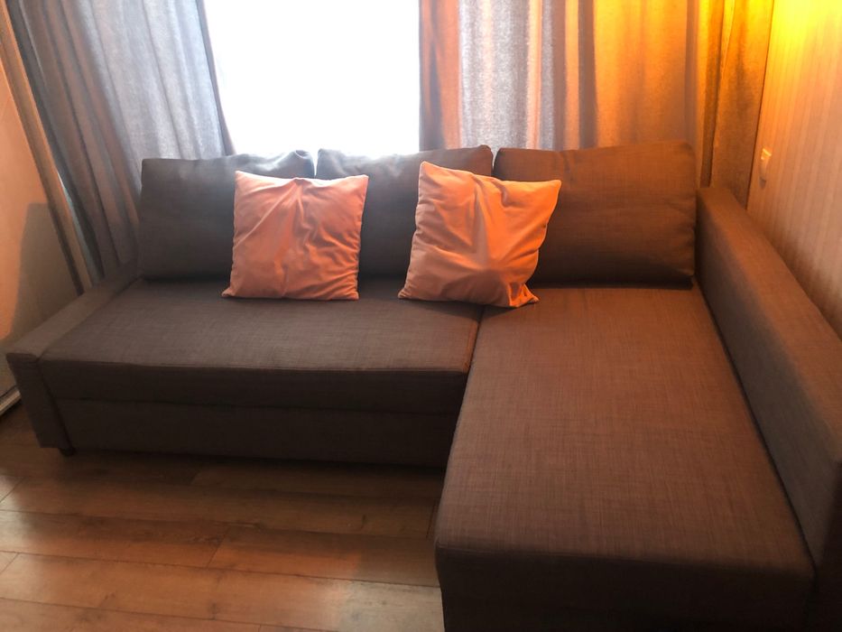 Colțar extensibil cu depozitare