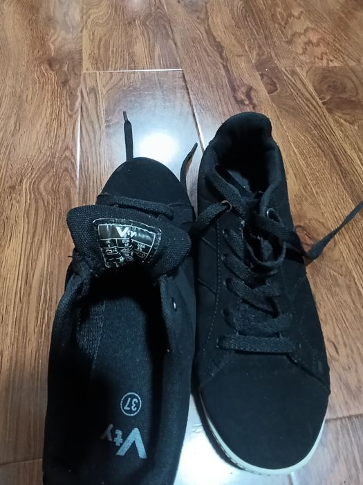 Tenesi negri Vty mărime 37