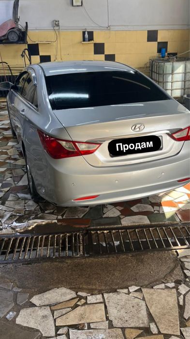 Hyundai Sonata 2011