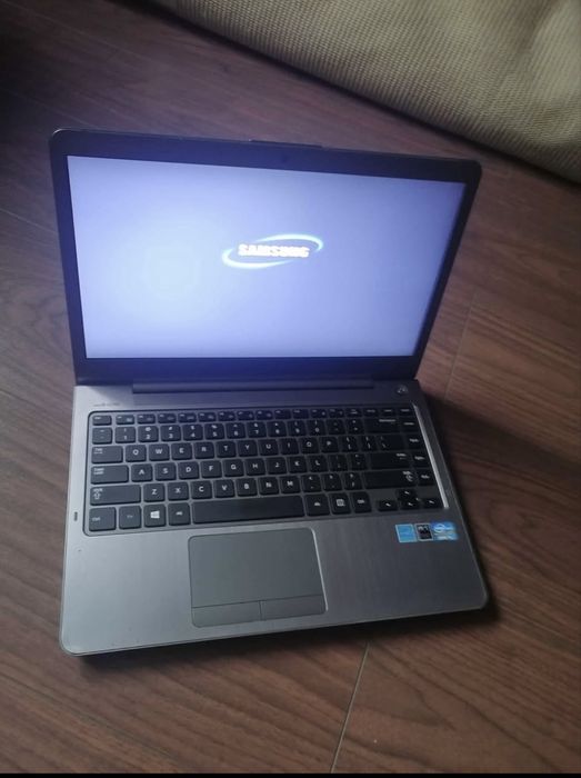 Vand Laptop Samsung - negociabil