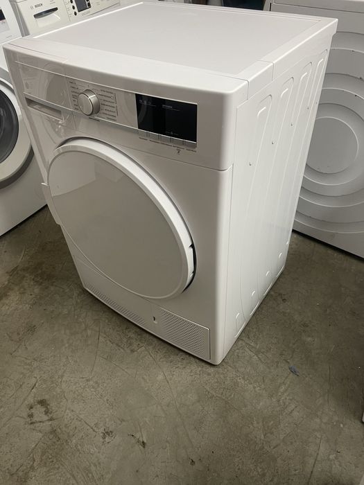 Сушилня SHARP, 8 кг. Неразличима от нова!
Кондензационна - събира вода