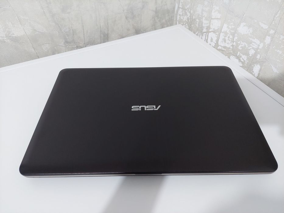 Продам ноутбук Asus Vivobook Max