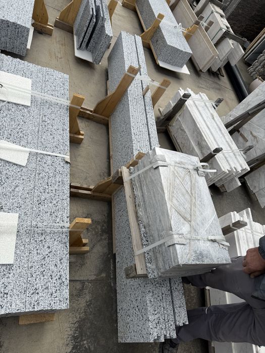 Materiale constructii granit marmura travertin scari trepte montaj