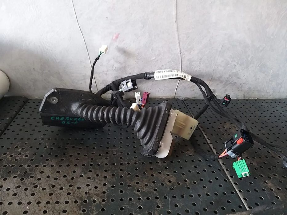 Cablaj instalatie electrica usa dreapta fata jeep grand cherokee 4 wk wk2 p68136763ad