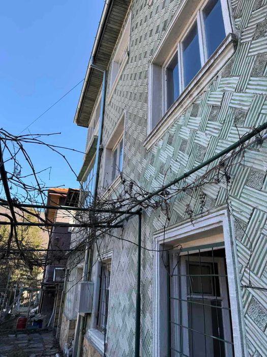 Продава се Къща в с. Нареченски бани, Област Пловдив - 250 кв.м за 135 €/кв.м - Снимка #1