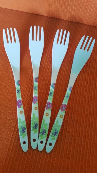 Ustensile de bucătărie preț 5 lei pe bucată sau set