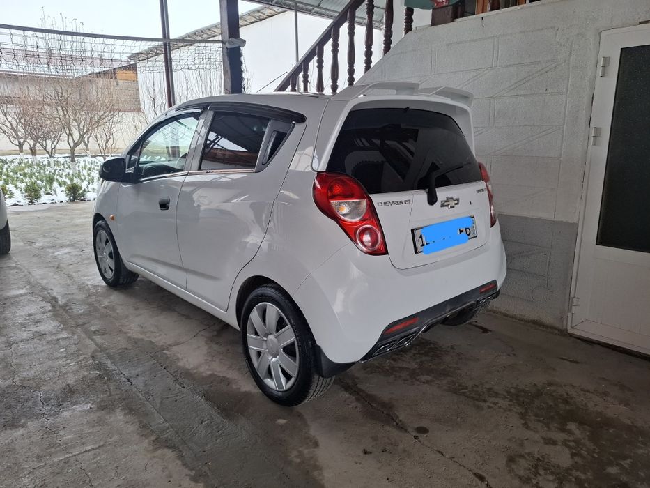 Spark 2011 yil 3 -pazitsa 1.2 mator.