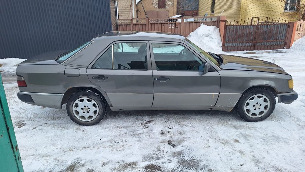 Продам Мерседес W124
