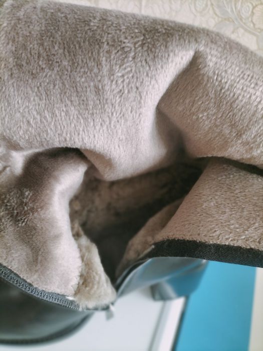 Продам женские сапоги