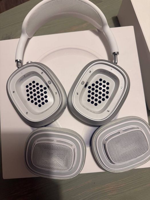 AirPods Max silver new
