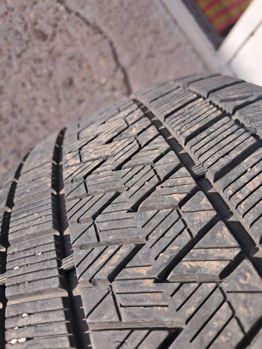 anvelope iarna 235/45/20