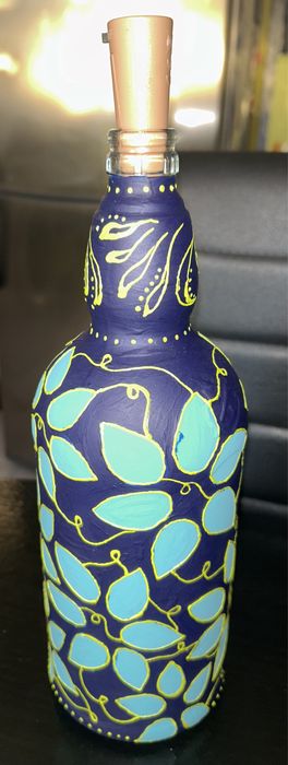 Рисувани светеща бутилка и комплект чаши и свещник