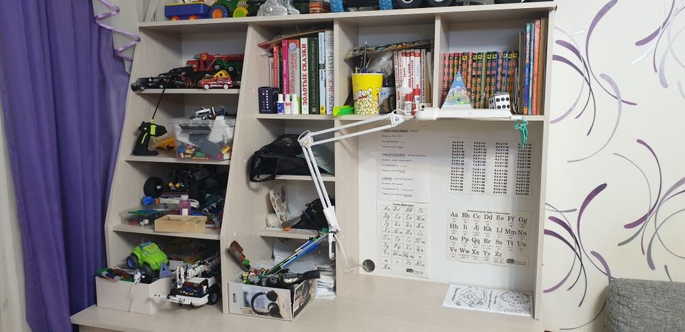 Школьный письменный стол