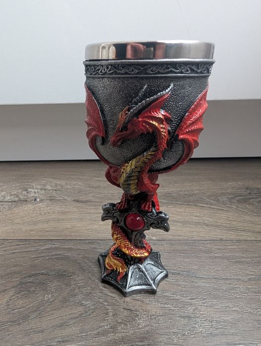 Средновековна чаша бокал дракон Dungeons and dragons