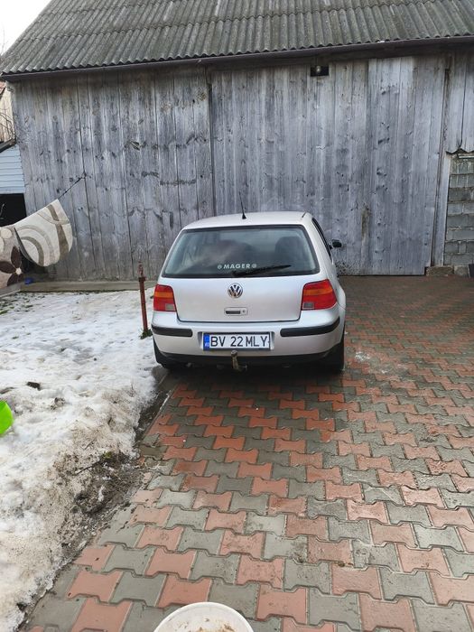Vând golf 4  în stare foarte bună de funcționare