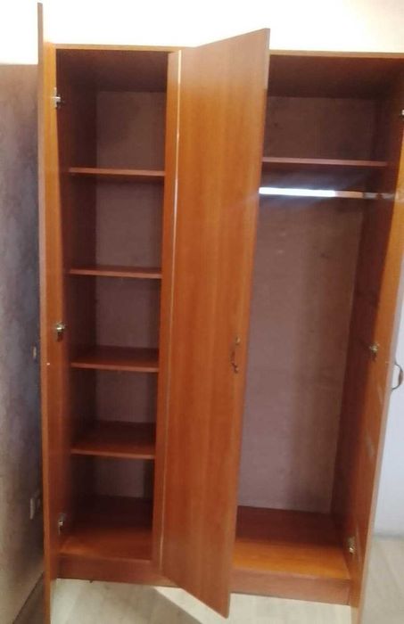 Продам шкаф шифонер. Телевизор Б/у.