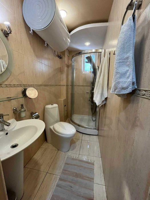 Дава се под наем двустаен апартамент в Център!  21886662