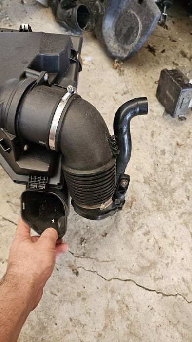 Филтърна кутия 335д 335d intake интейк бмв bmw e90 e91 e92 e93