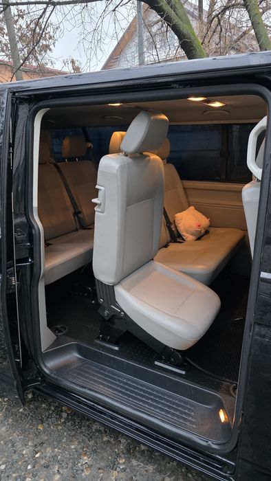 Se vinde auto VW Caravelle 8+1 locuri 2.0 BiTdi DSG  2013 T5 Multivan