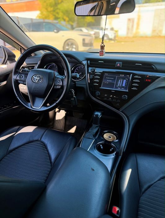В продаже Toyota Camry 75