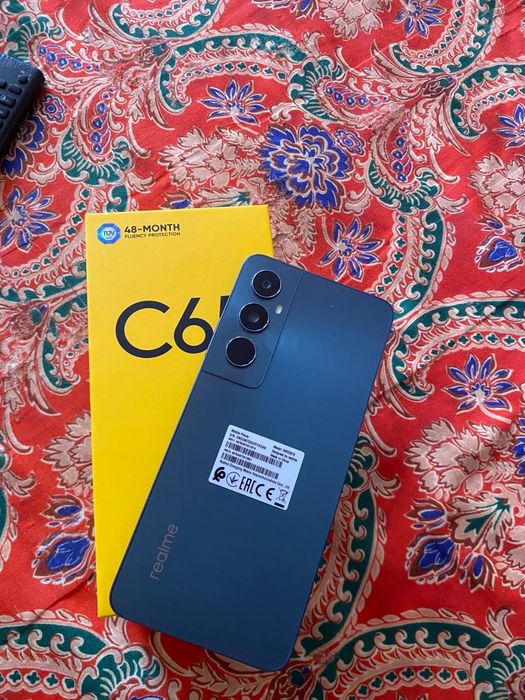 Продам новый тел realme c65