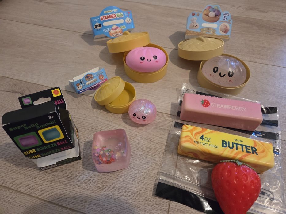 Dumpling Butter Squishy Nido Cube Strawberry