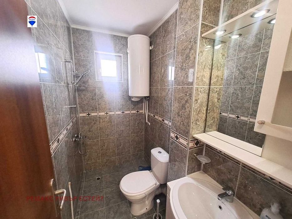 Дава се под наем Двустаен апартамент в Русе, Център - 73 кв.м за 382.5 € - Снимка #12