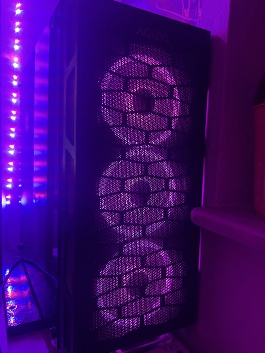 Vand pc pentru gaming