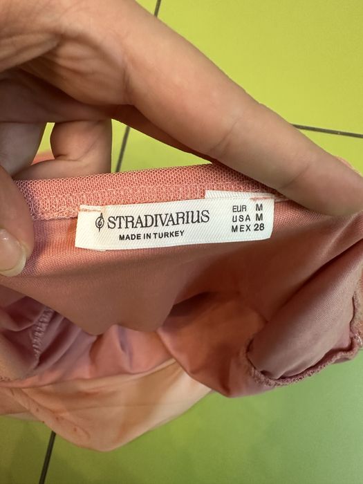 Платье Stradivarius. Размер М
