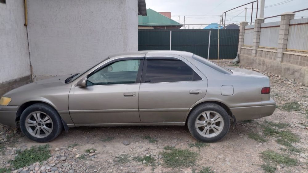Продам машину toyota camry 20