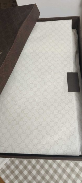 Eșarfă Gucci damă – originală, nouă, cu etichetă și cutie – mic defect