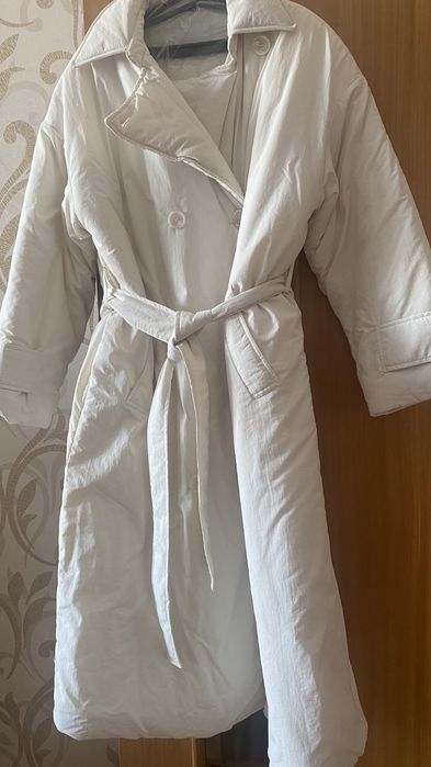 Утепленный плащ с поясом Sela