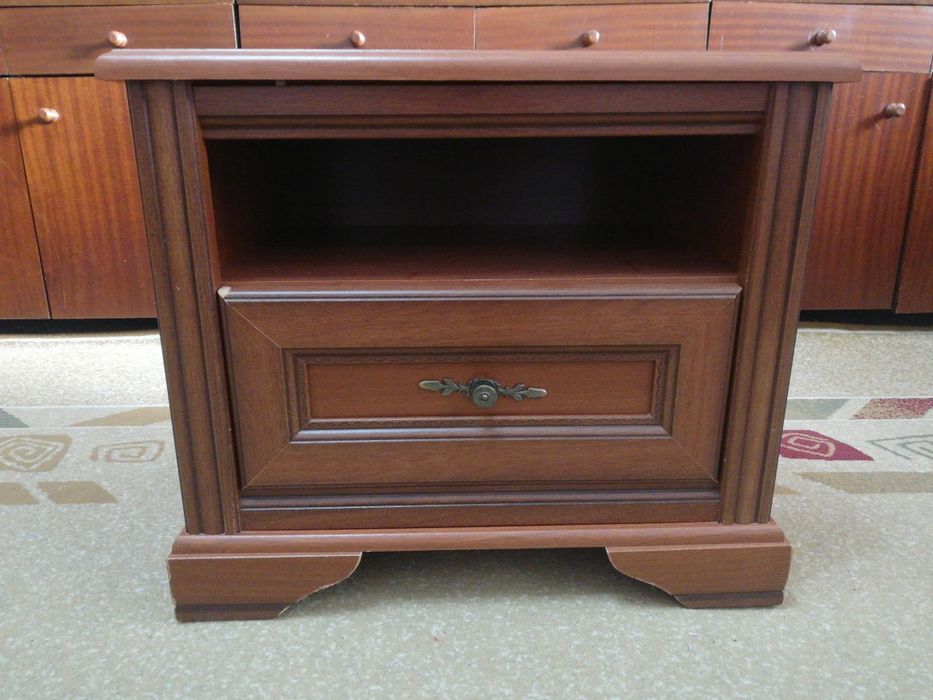 Тумба прикроватная