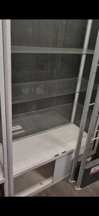 Продам виртрину стелаж белая
