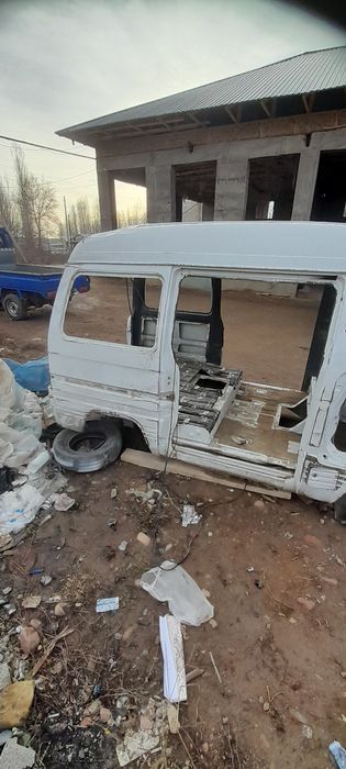 Damas Rama  2021 orqa kapoti xam bor