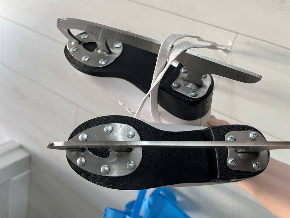 Продается коньки для девочек