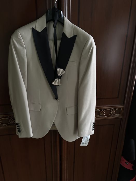 Costum pentru banchet