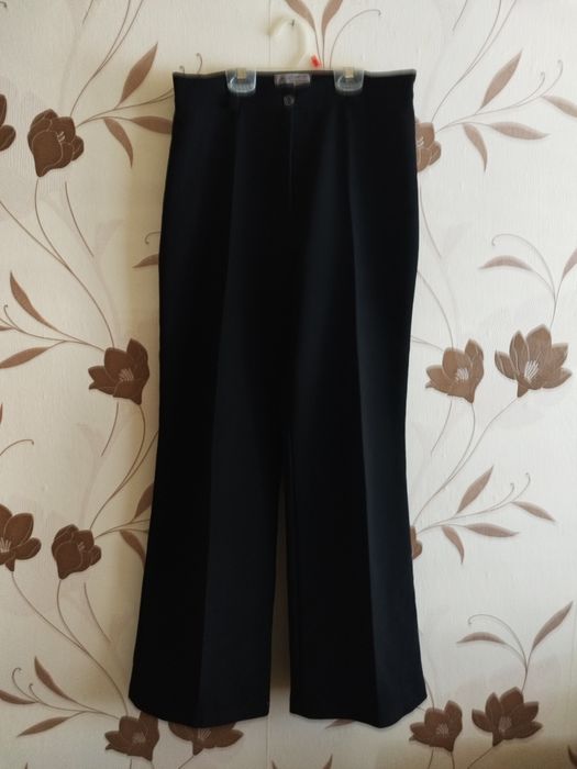 Дамски панталон в черно
