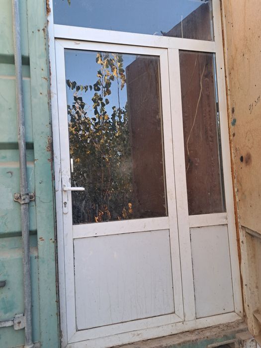 Вагон контейнер яшашга мослаштирилган.