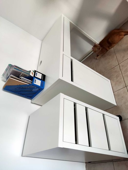 Birou si comoda cu rotile Ikea Micke pentru copii