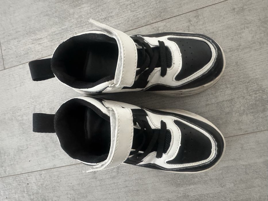 Кроссовки на роликах