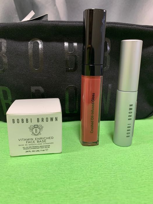 Нов травел сет на Bobbi Brown