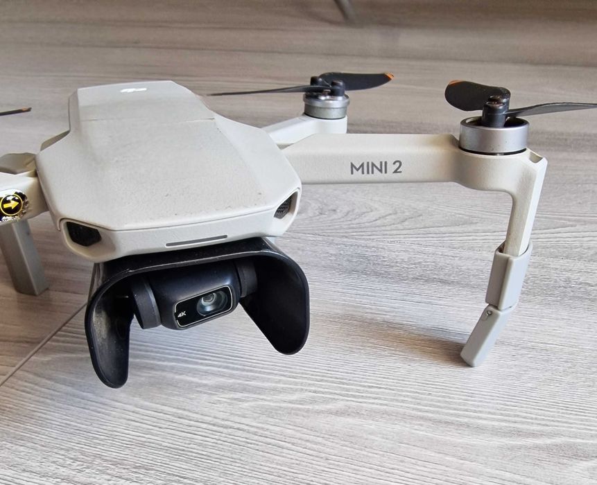 Drona DJI Mini 2,  + telecomandă DJI RC-N1 + 2 baterii + accesorii, 4K