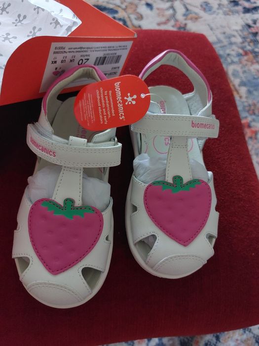 Sandale Biomecanics NOI, cu eticheta si cutie