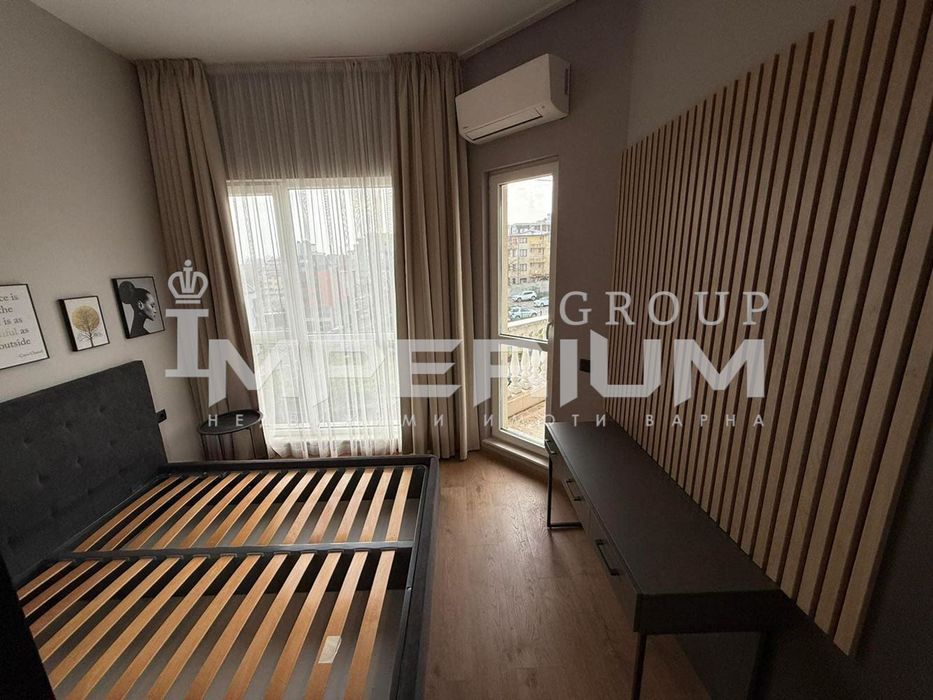 Страхотен апартамент с огромна тераса + ПАРКОМЯСТО в цената, кв. Бриз