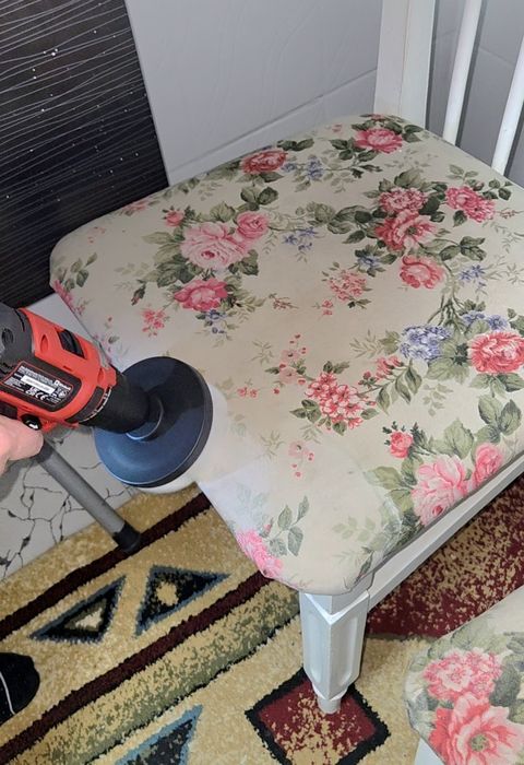 Curățare canapele la domiciliu București | Programări rapide Paște