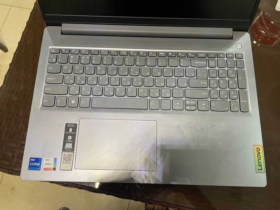 Noutbuk sotiladi lenova deyarli yangi