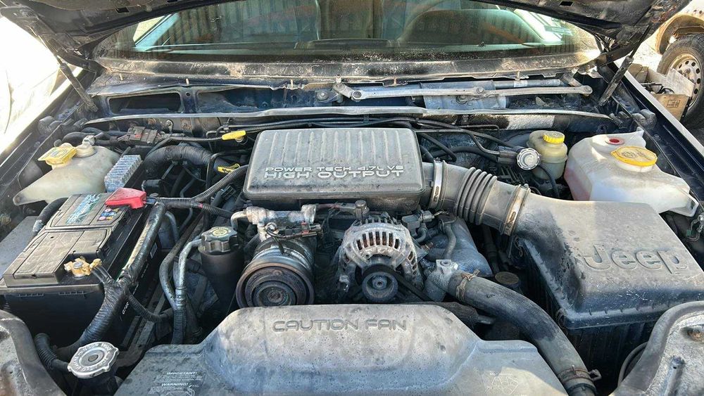 Продавам jeep grand cherokee 4.7 и 4.7  на части.