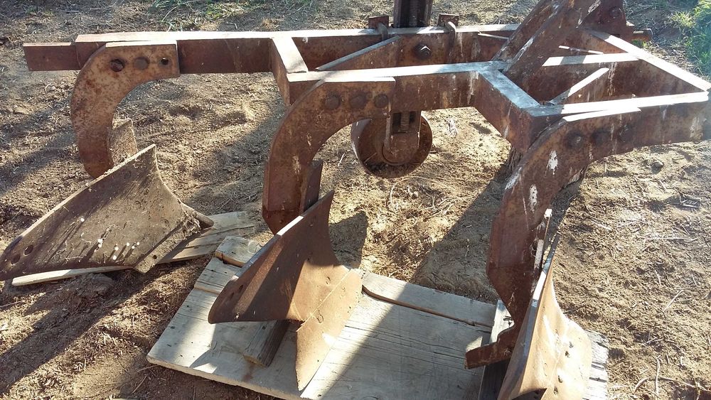 Vand plug trei  trupite